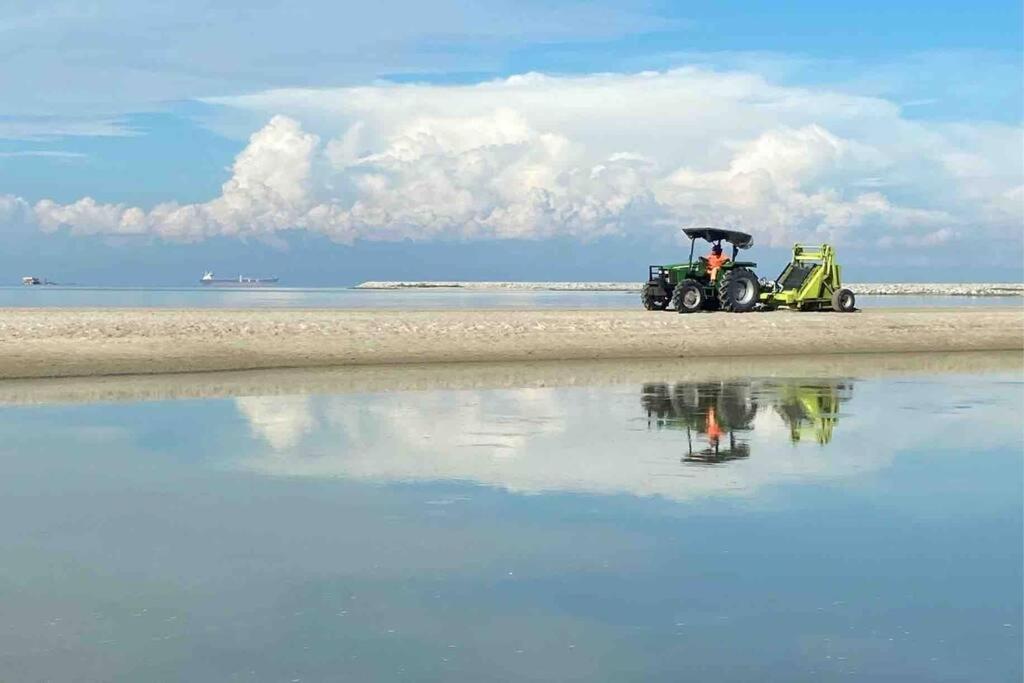 Melaka Beach Villa  Kelebang Besar Luaran gambar