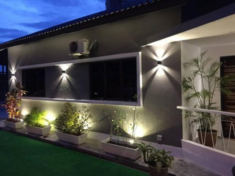 Melaka Beach Villa  Kelebang Besar Luaran gambar
