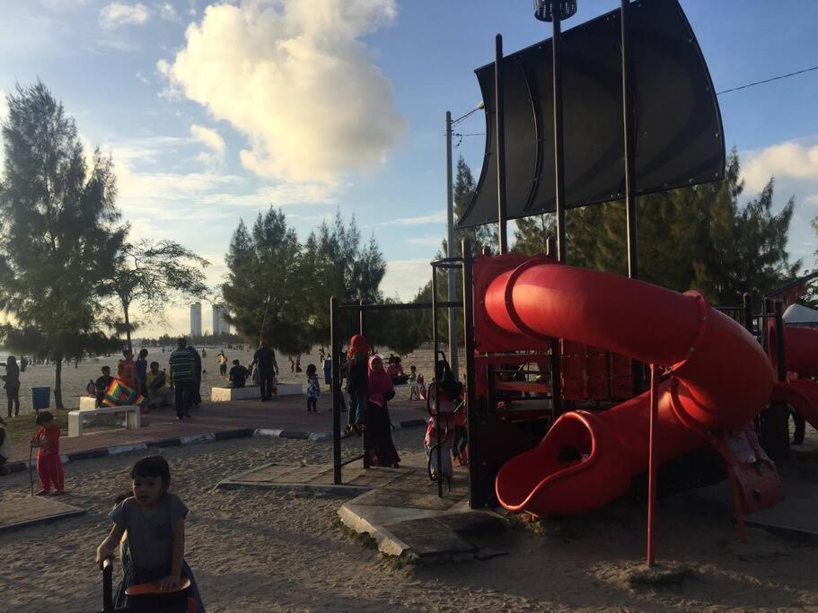 Melaka Beach Villa  Kelebang Besar Luaran gambar