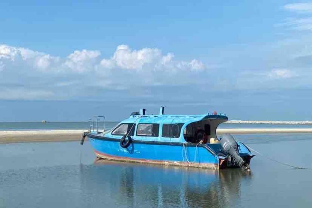 Melaka Beach Villa  Kelebang Besar Luaran gambar