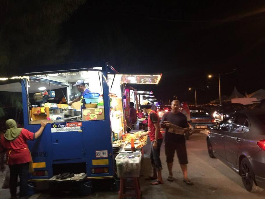 Melaka Beach Villa  Kelebang Besar Luaran gambar